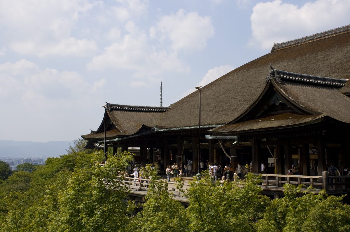 The wooden stage of Kiyomizu-dera overlooking the Kyoto hillside